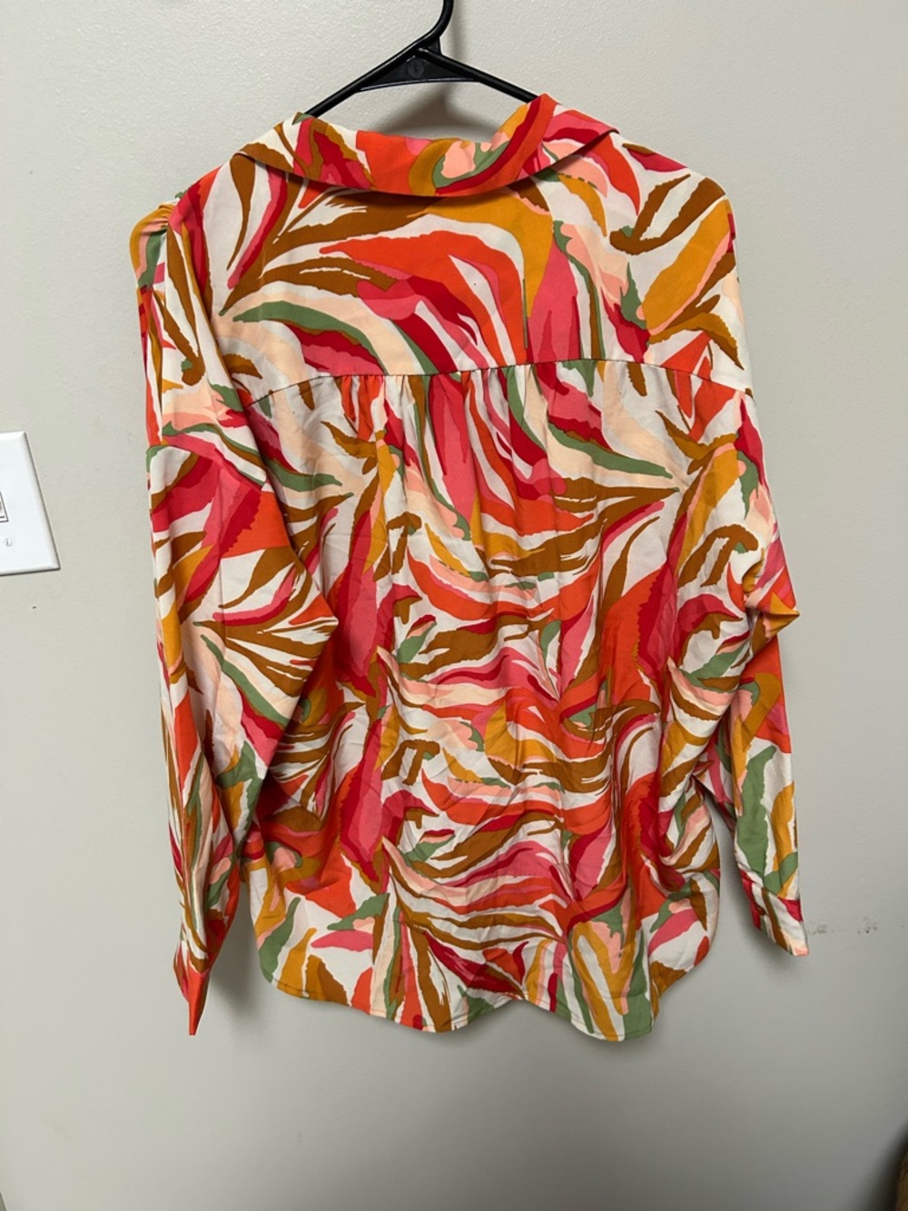 Jodifl LA NWT Silky Tropical Print Button Front Blouse Size Small - Picture 3 of 7
